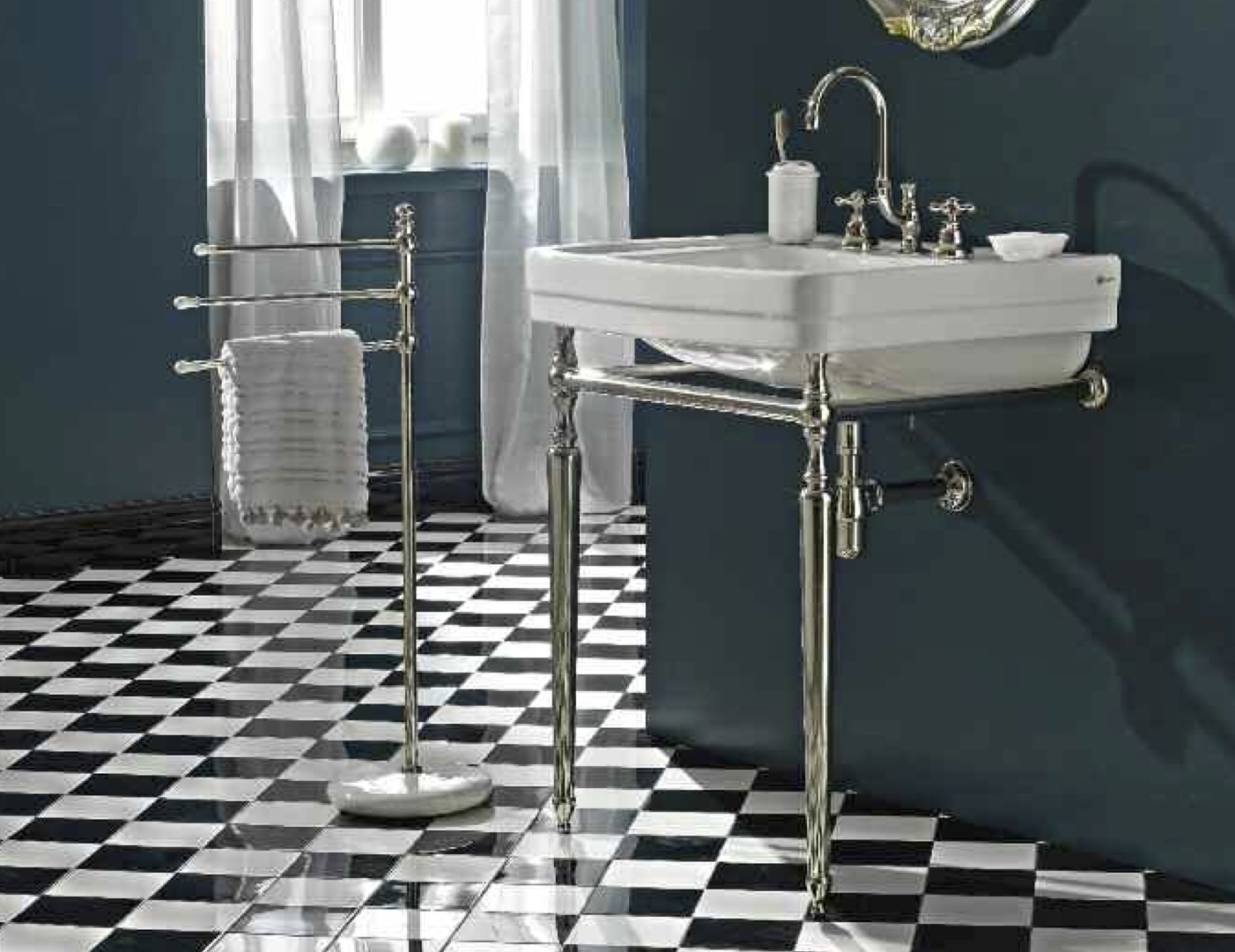 Waschbecken Neoclassica 65cm mit klassischen Metallunterbau